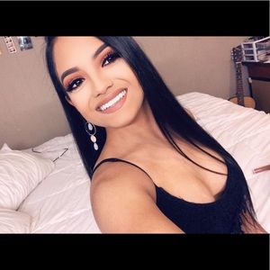 Meet your Posher, Daniela